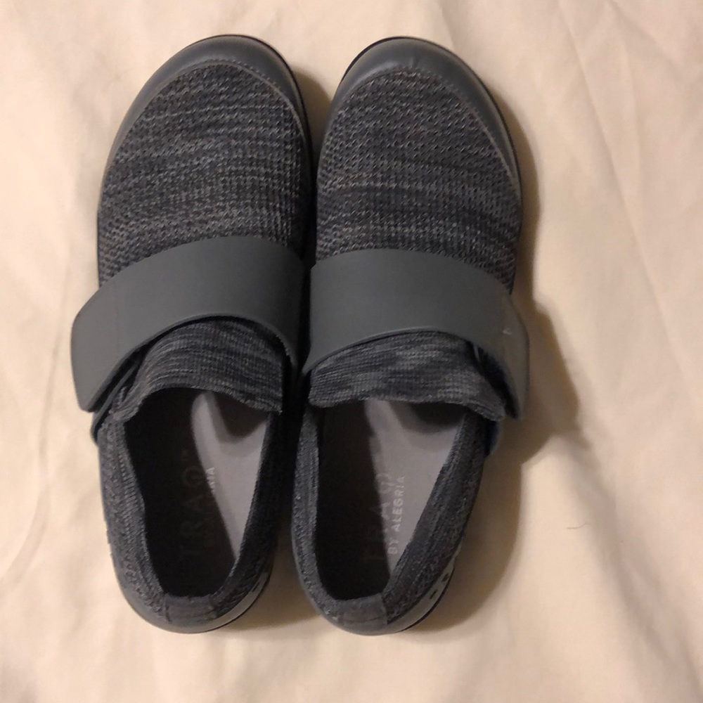 TRAQ by Alegria. Size 39. Gray with Velcro closures.